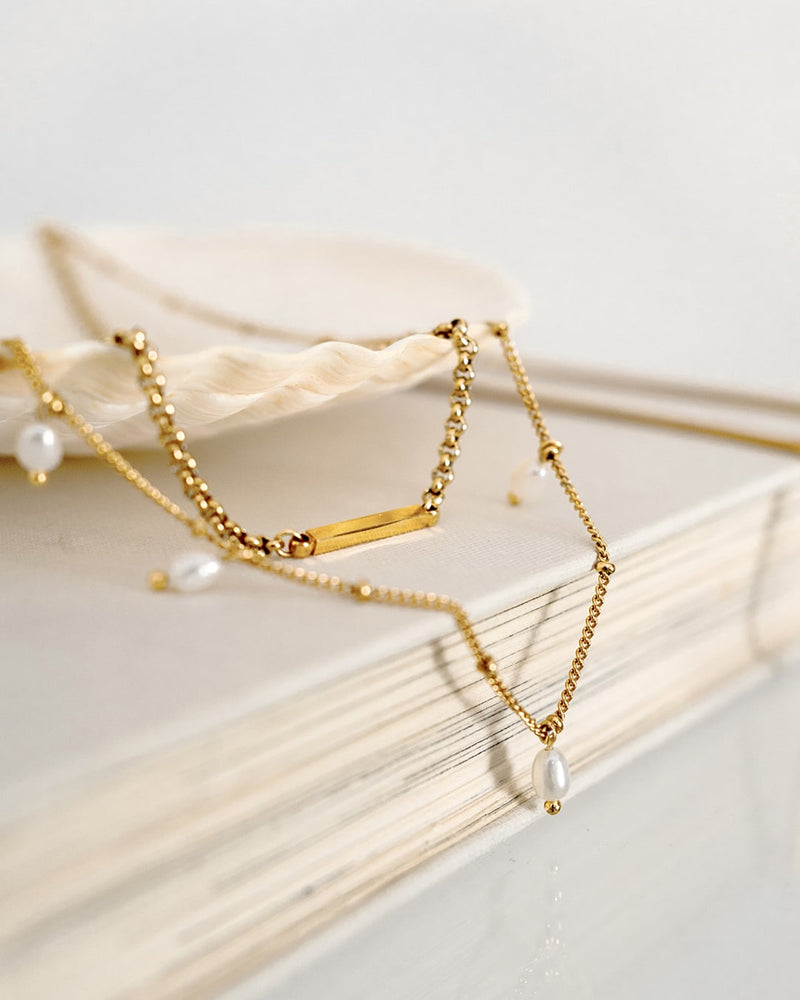 Axelle | Gold Short Bar Necklace